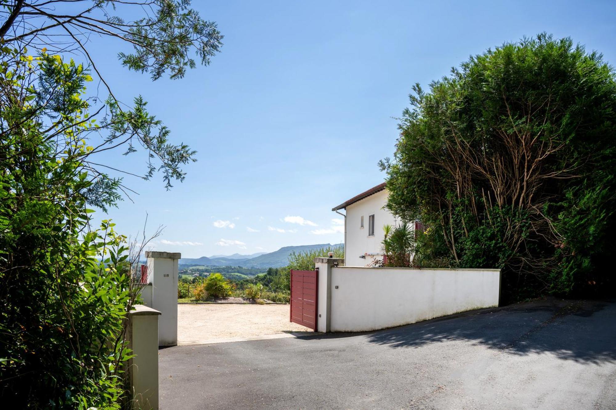 Appart 12 Pers 5Km Plage Hendaye Urrugne Exterior photo